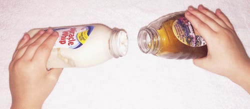 Ma1116 D06 A Honey And Mayo Pour