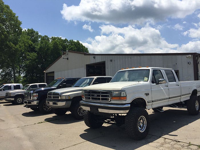 Tennessee Shop Finds Niche In Light Duty Pickup Truck Service Vehicle Service Pros Tennessee Shop Finds Niche In Light Duty Pickup Truck Service Vehicle Service Pros