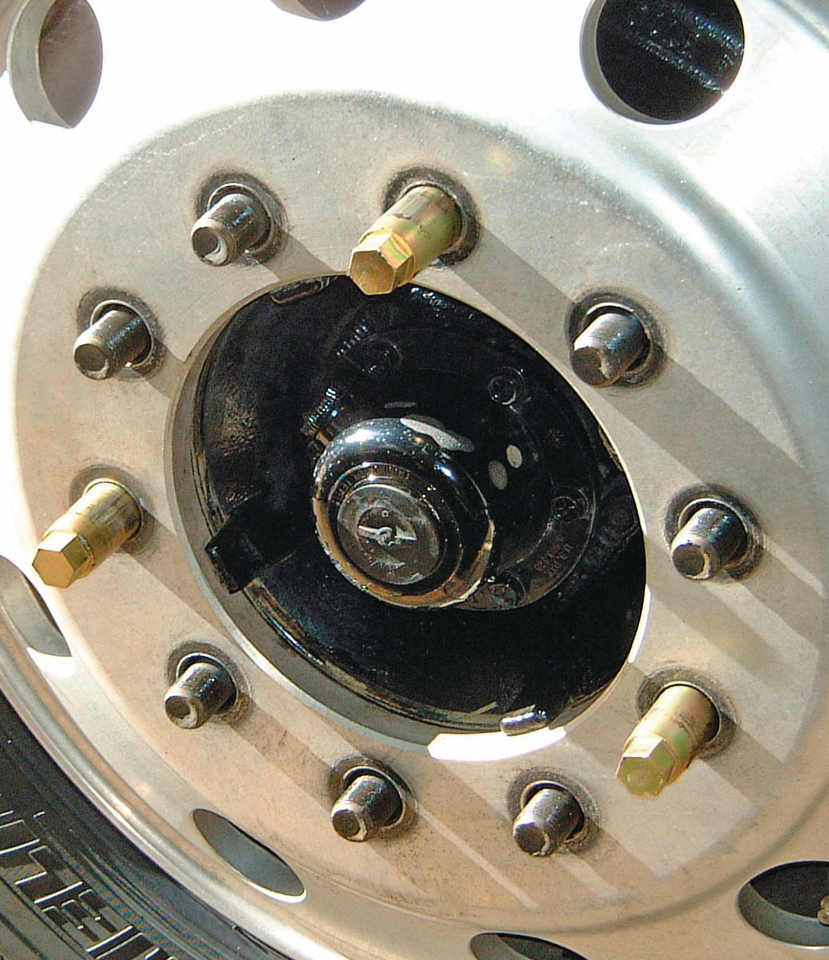 Fordsuperdutyf450f550andgmcgm45005500reusablecenteringpins 10100637