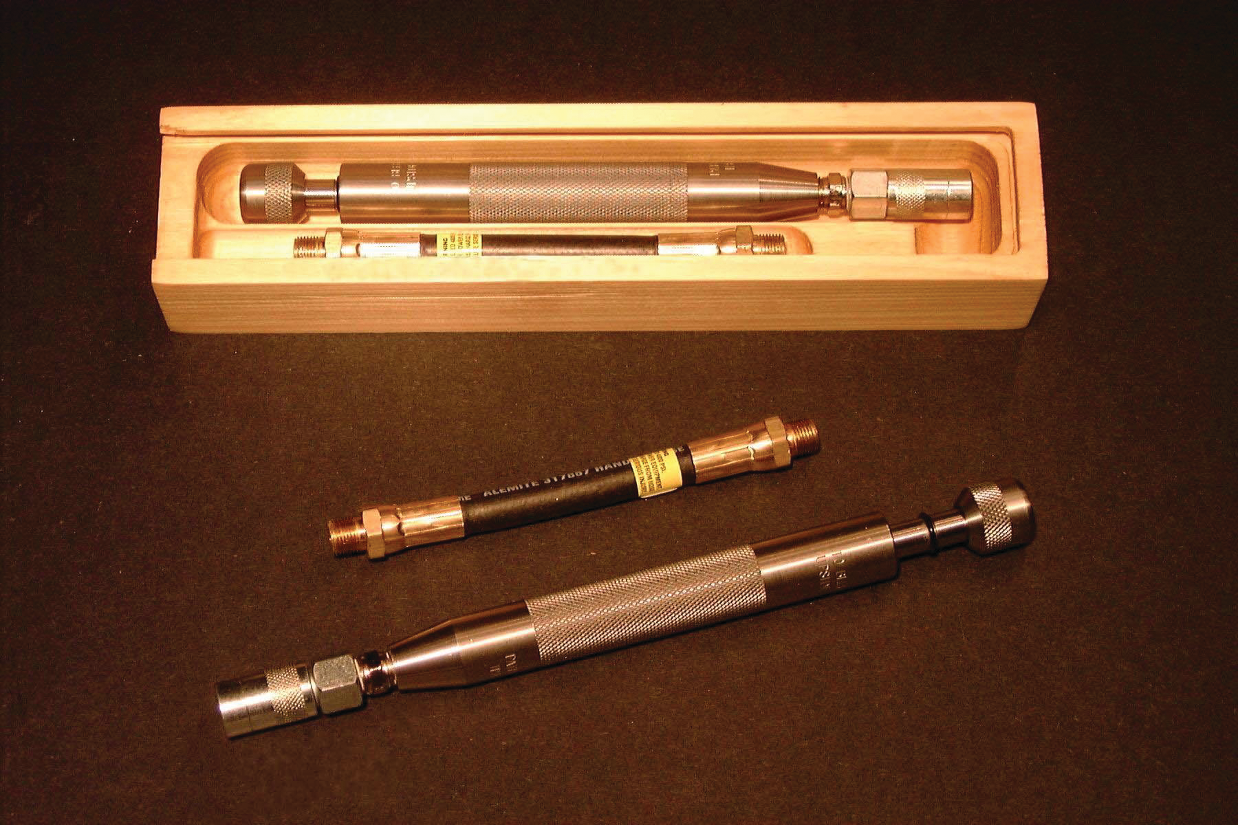 The Grease Fitting/Joint Cleaner Vehicle Service Pros