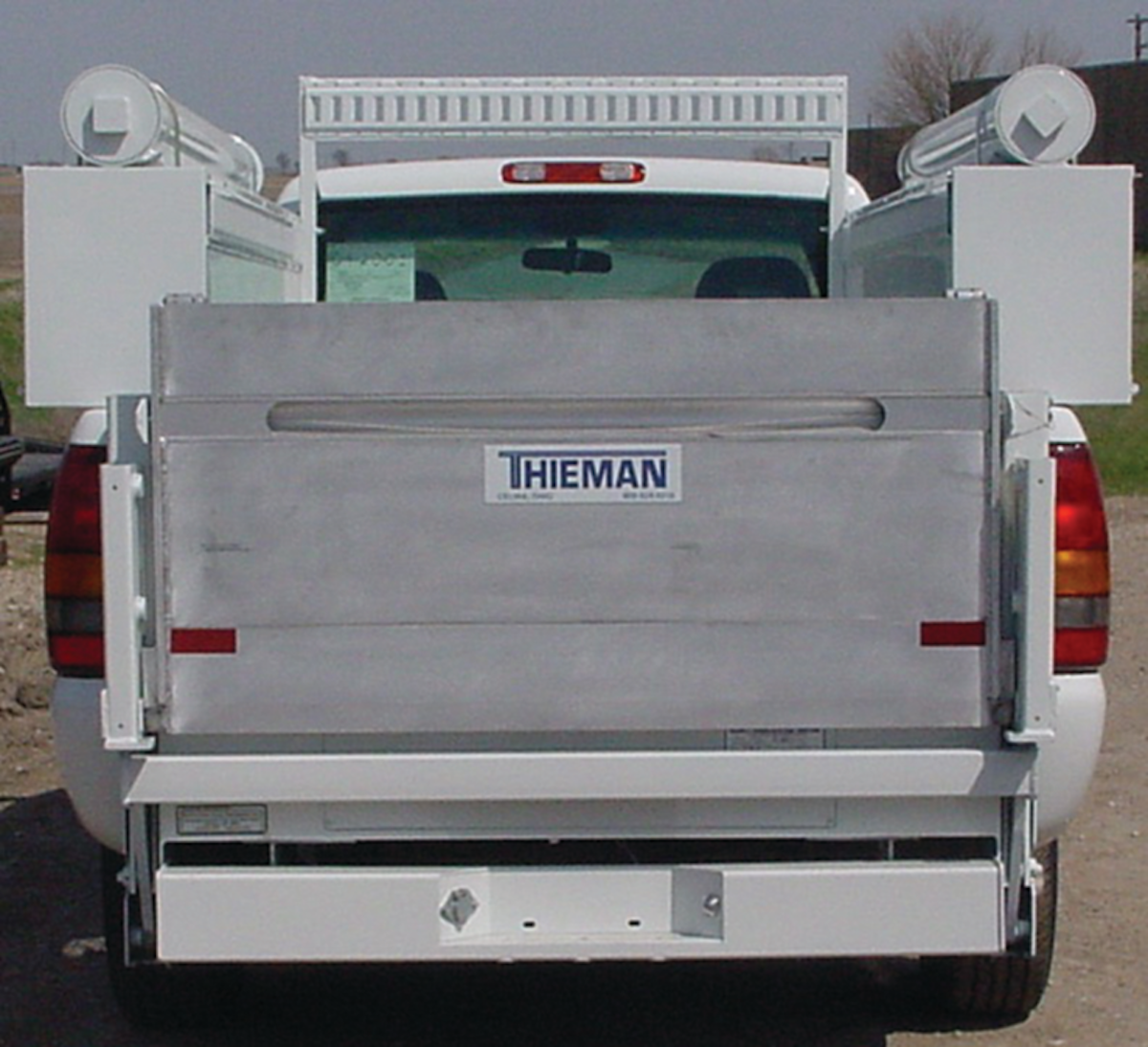 TT-15 liftgate From: Thieman Tailgates | Vehicle Service Pros