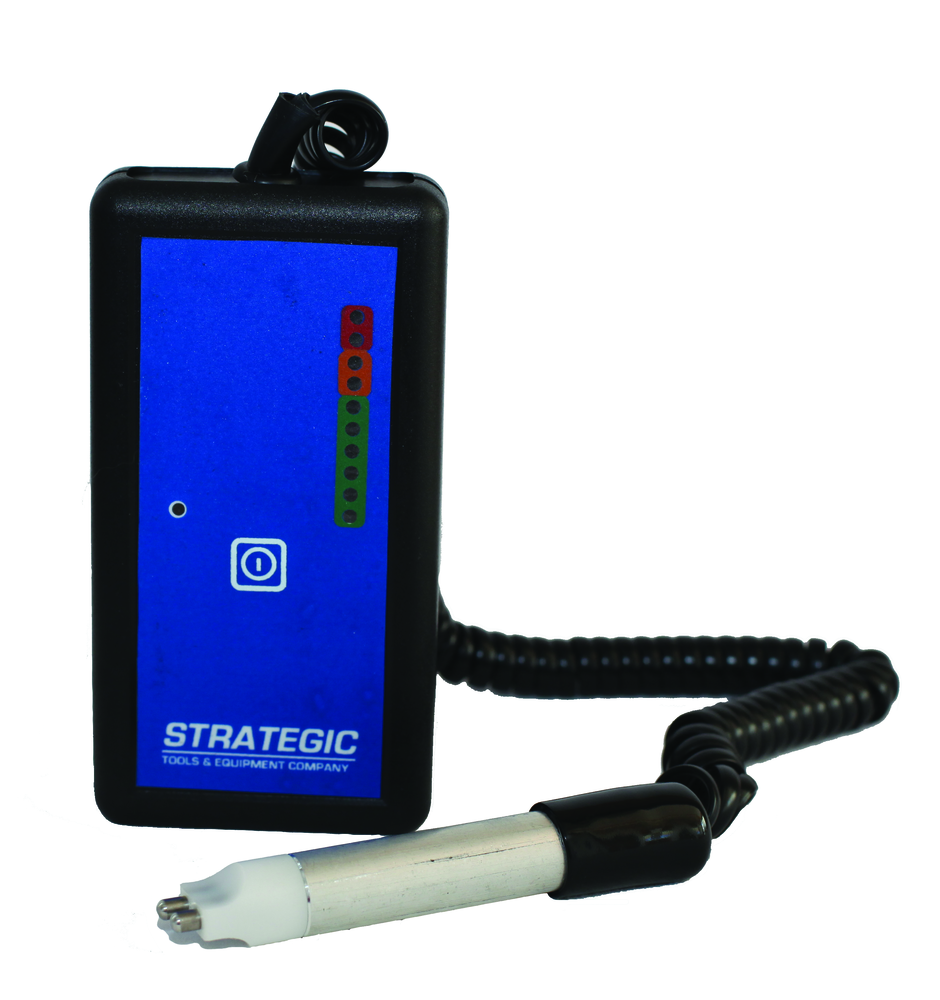 Brakefluidtesterwhitebackgroun 10282624