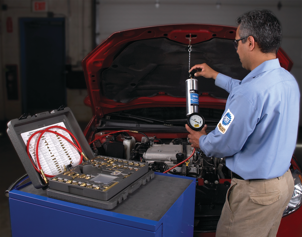 This fuel injector cleaner allows a cleaning solution to be delivered through the fuel rail and the injectors. For more information on this product, go to: www.VehicleServicePros.com/10857696.