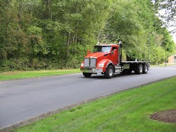 The Kenworth T880 is standard with the PACCAR MX-13 engine rated up to 500 hp and 1,850 lb/ft of torque. The Kenworth T880 is standard with the PACCAR MX-13 engine rated up to 500 hp and 1,850 lb/ft of torque.