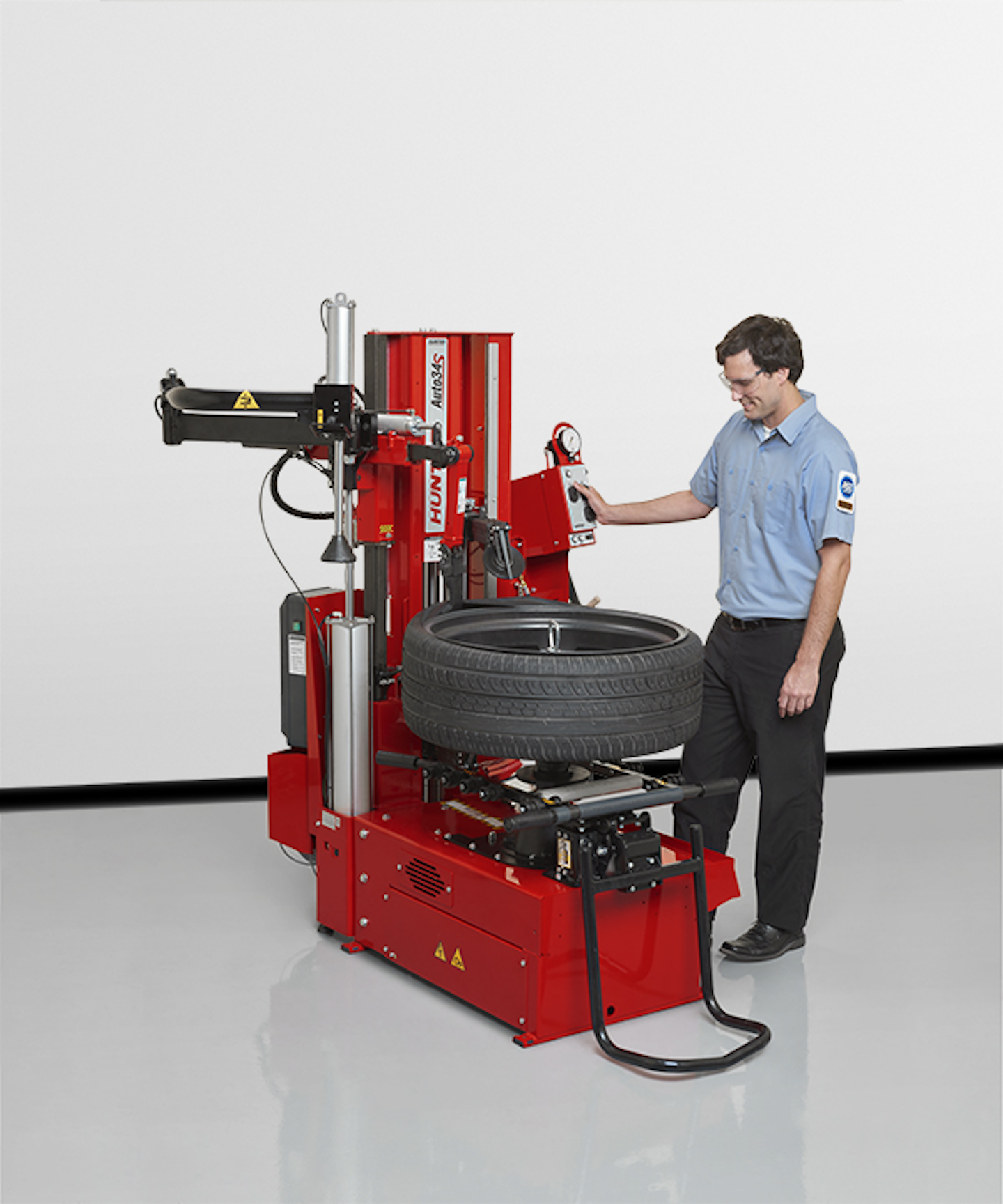 Hunter Engineering's Auto34S tire changer offers slim design, enhanced