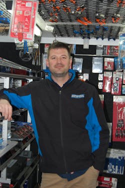 Cornwell Tools dealer Ben Aurich is based in Farmington, Minn. Additionally, he services the nearby communities of Burnsville, Rosemount, Apple Valley, Lakeville, Elko and Eagan.