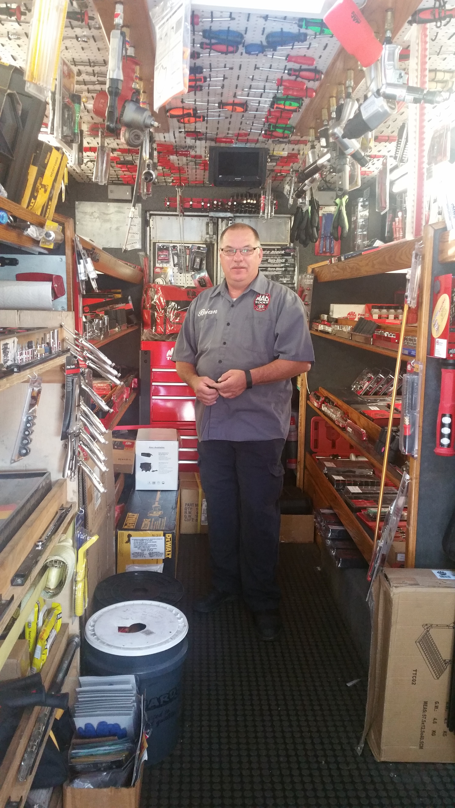 After 35 years spent turning wrenches, Brian Hagen decided to embark on a career as a mobile tool distributor with Mac Tools.