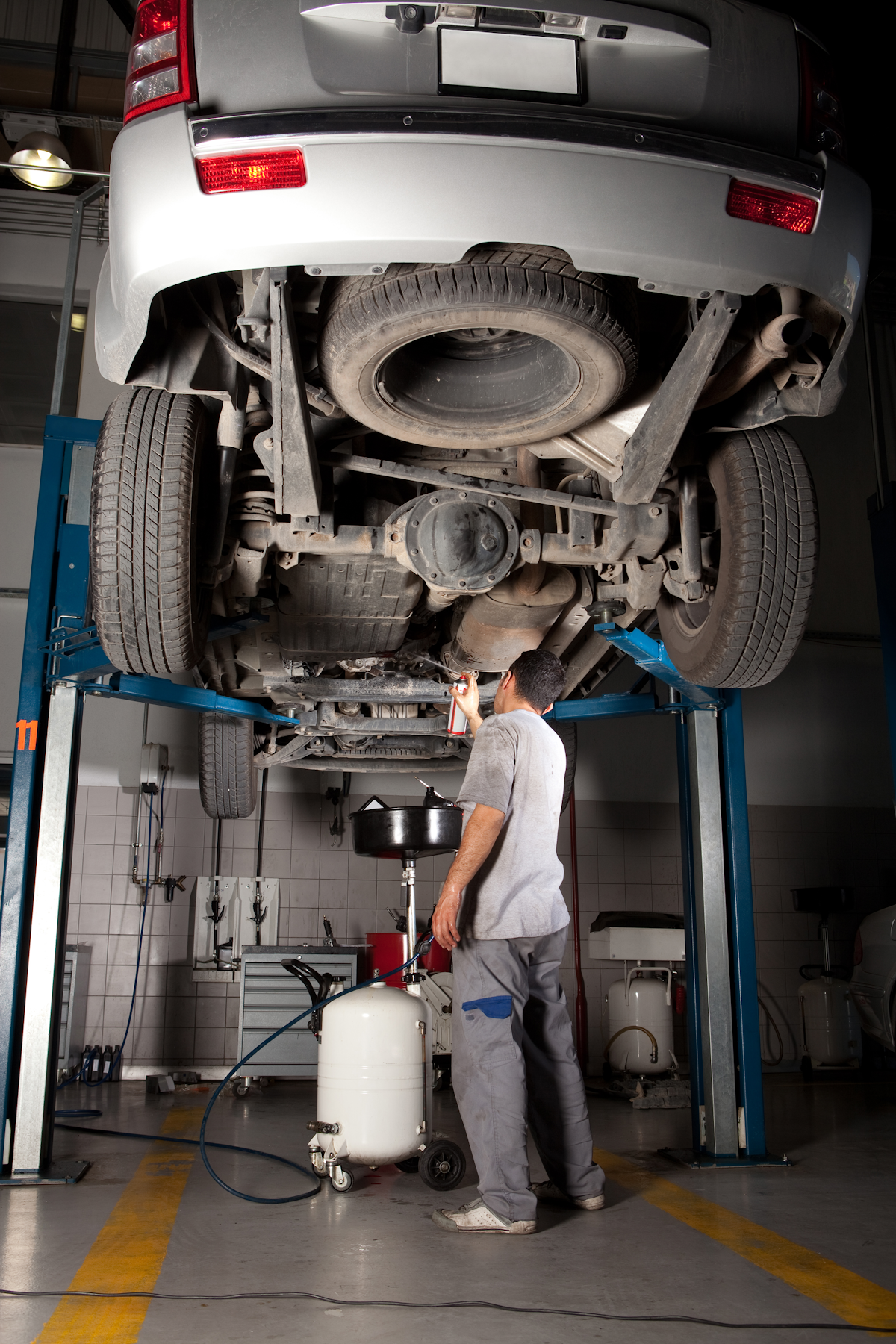 Slips, trips and falls prevention guide Vehicle Service Pros