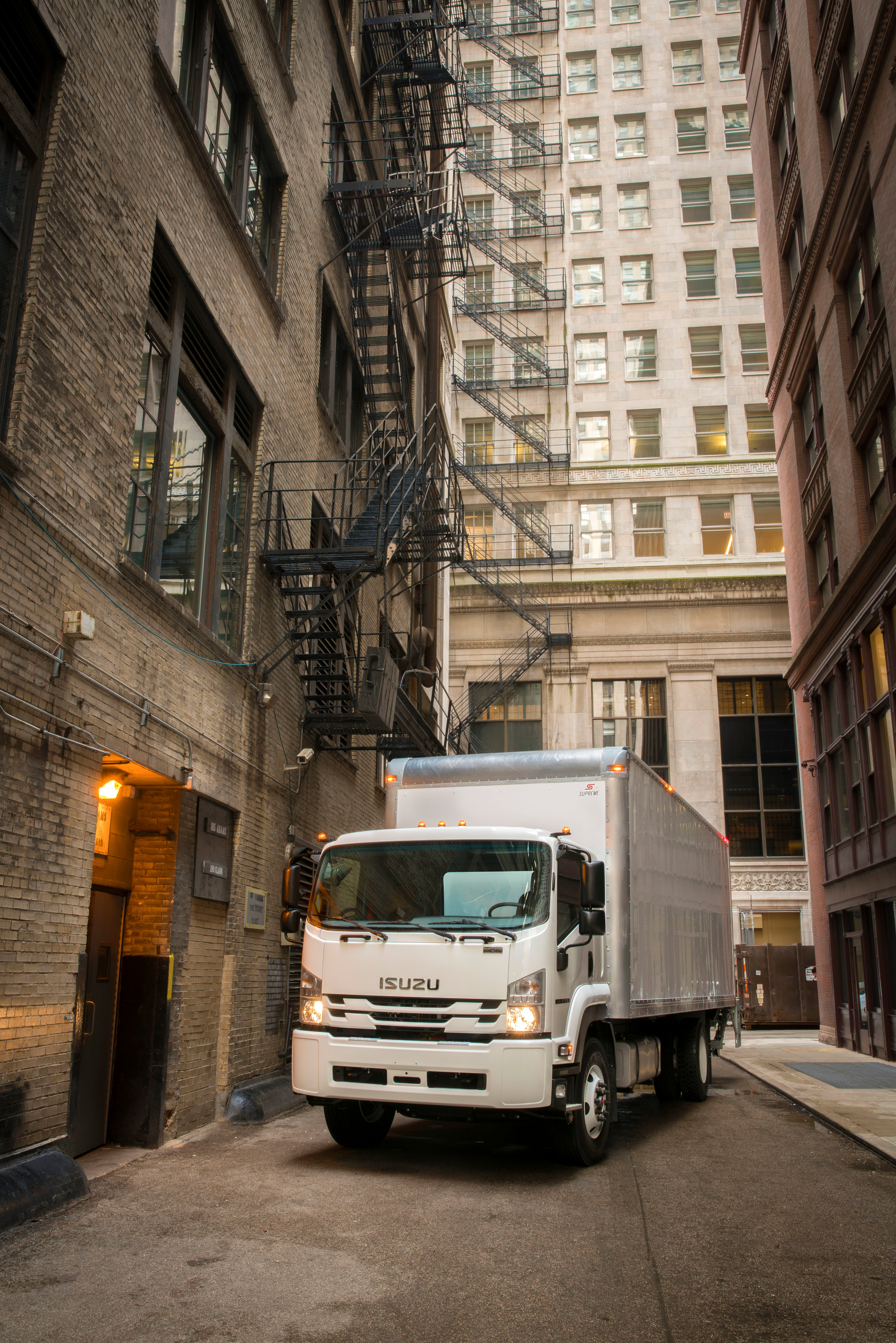 FTR Chicago Alley 57fe3d23a0dab