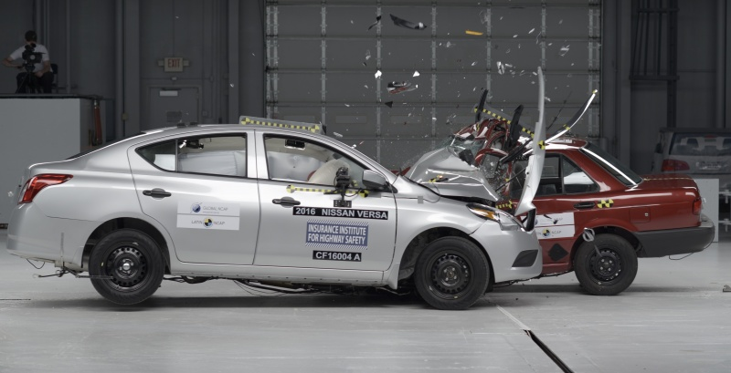 The test was conducted between the 2016 Nissan Versa, sold in the United States, and the 2015 Nissan Tsuru, sold in Mexico.