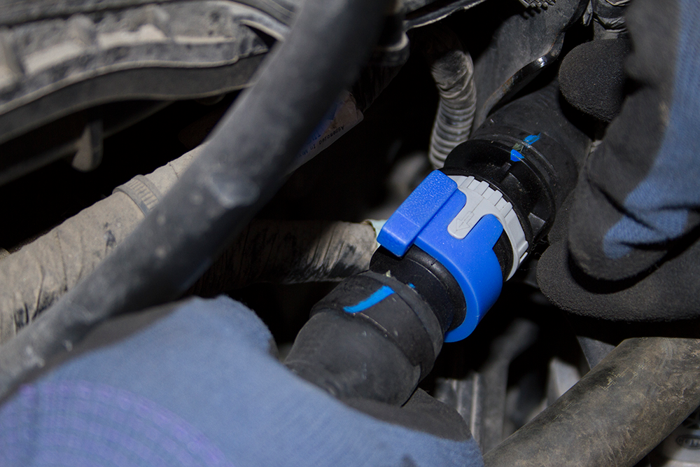 In Focus Lisle Heater Hose Disconnect for Ford 2.0L No. 39200 Vehicle Service Pros