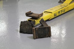 Do not use adapters with damaged or loose non-metallic coatings, like these. Damaged adapters should be replaced. Do not use adapters with damaged or loose non-metallic coatings, like these. Damaged adapters should be replaced.