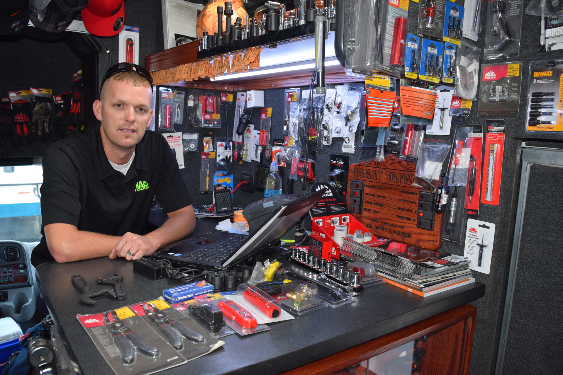 mac tools dealers