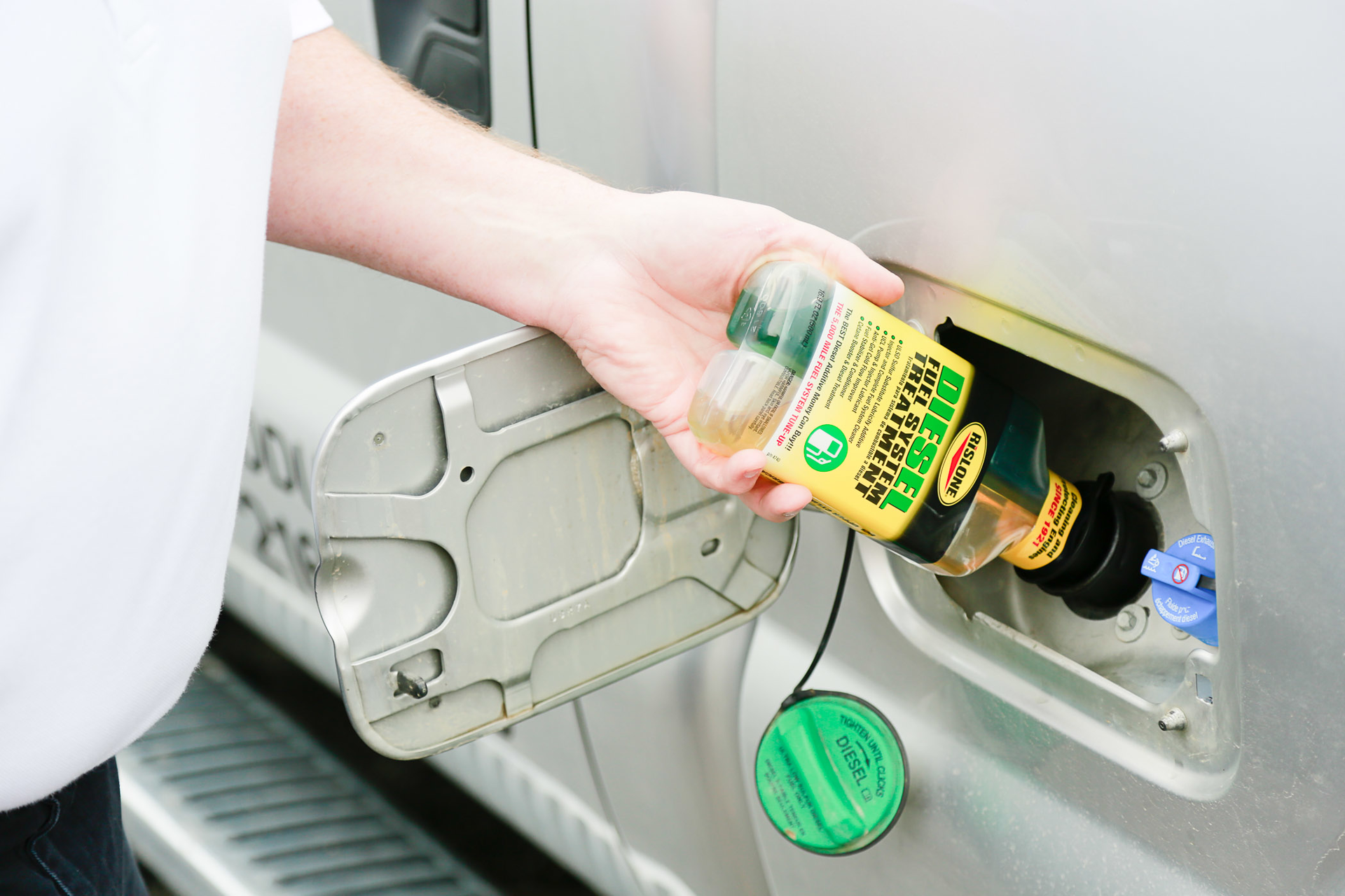 Tech Tip How to spot and clean a dirty fuel injector Vehicle Service Pros