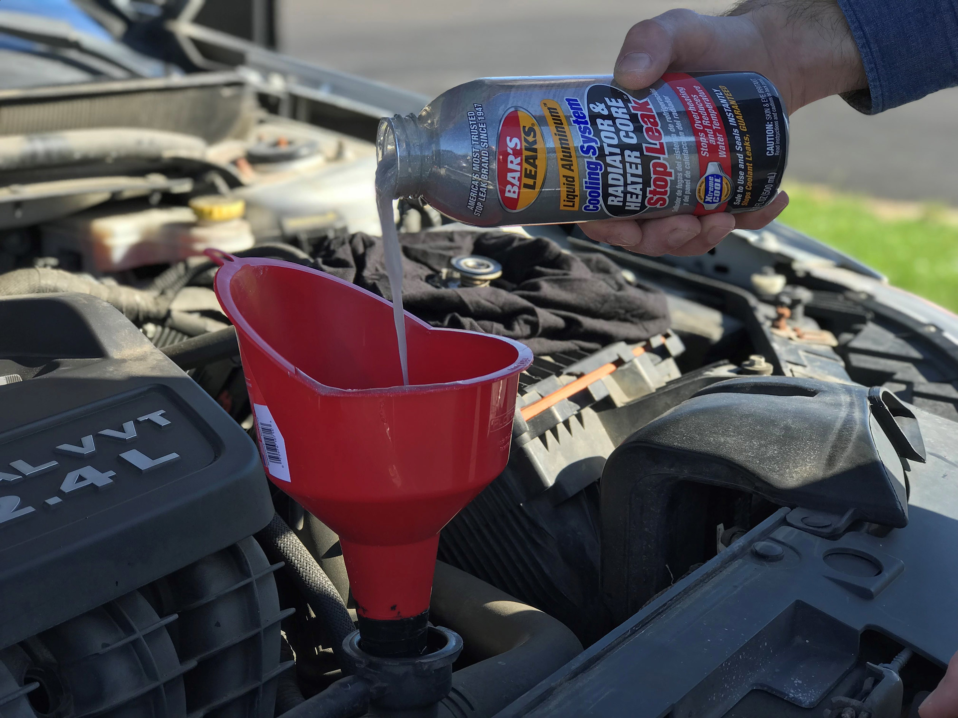 Tech Tip: Four Simple Steps To Fix Cooling System Leaks | Vehicle ...