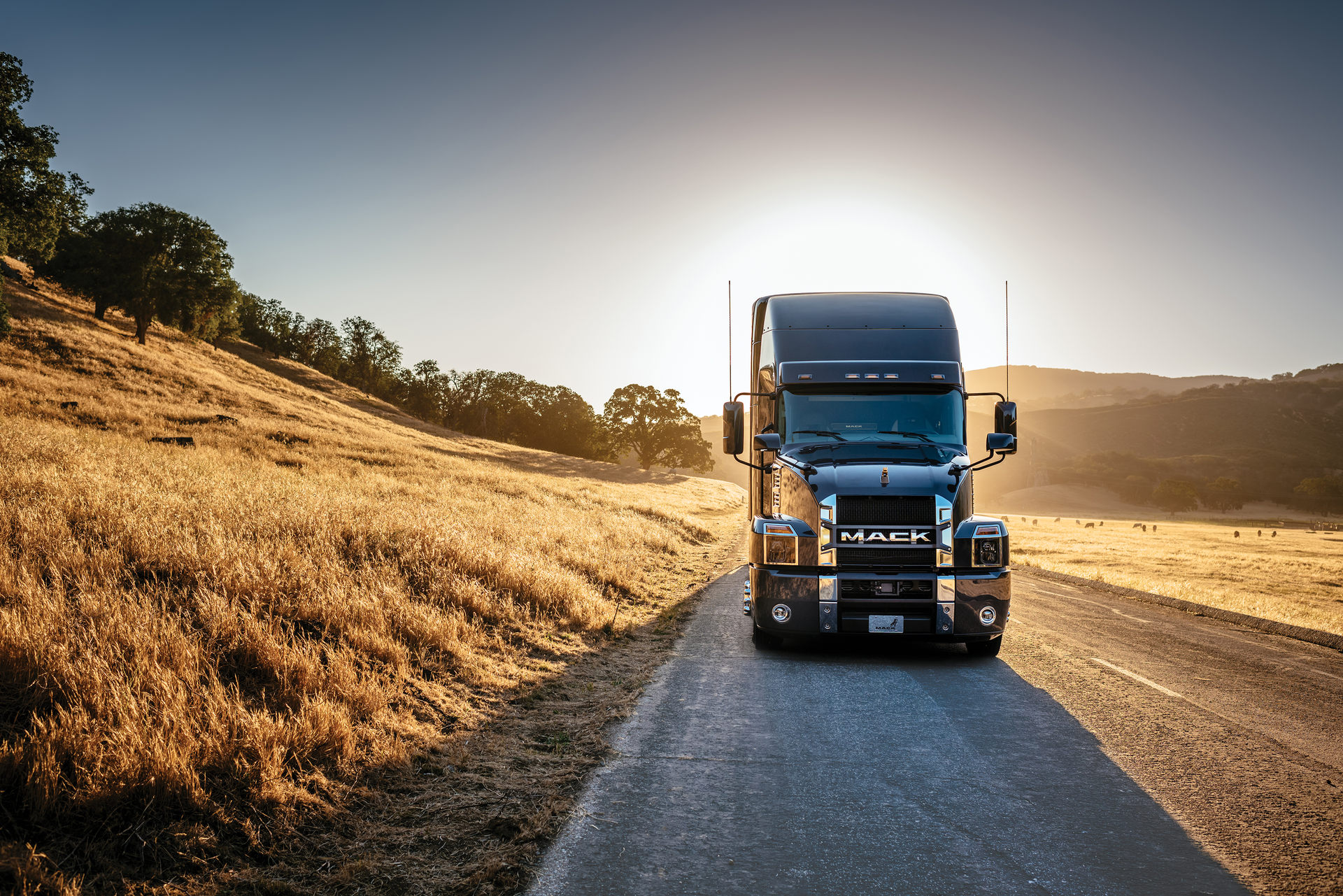 171115 Mack Anthem 1