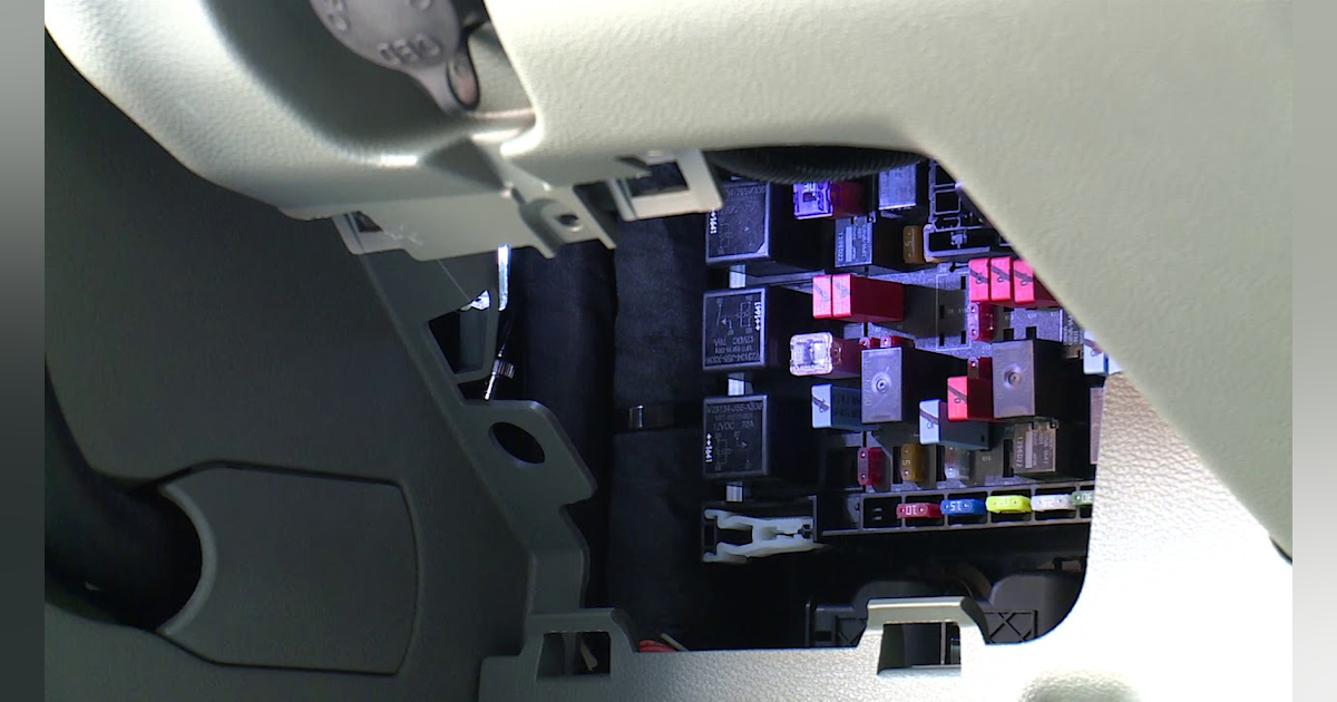 VIDEO: T880 Kenworth Driver Academy - Fuse Box & On Board Diagnostics