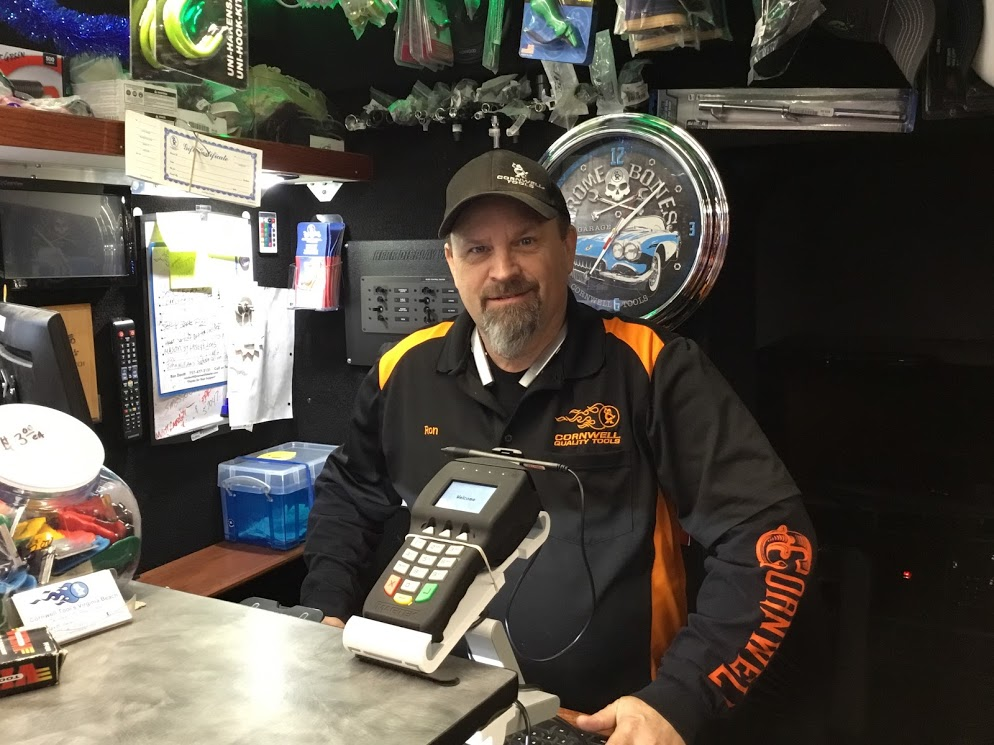 Cornwell Tools dealer Ron Davitt, based in Virginia Beach, Virginia has been selling tools since 2014. Prior to becoming a tool dealer he was a technician for 30 years.