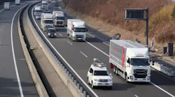 Daimler testing platooning technology in Japan earlier this year. Unrelated to this US DOT project.