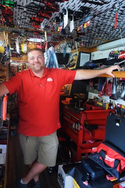 Mac Tools Dealer Joe Hardin’s positive attitude is an asset to his business and his customers. Mac Tools Dealer Joe Hardin’s positive attitude is an asset to his business and his customers.