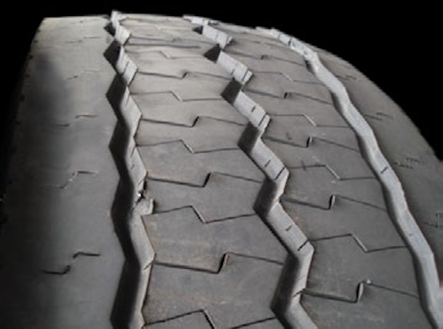 Image examples of commercial truck tire wear by type Vehicle Service Pros