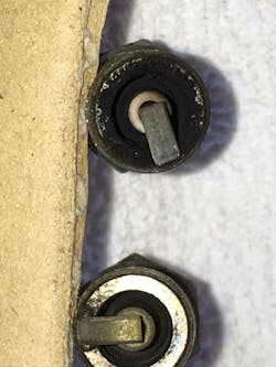 FIG4- Note, the carbon build-up on the spark plug removed from bank 2 is different from the bank 2 plug. FIG4- Note, the carbon build-up on the spark plug removed from bank 2 is different from the bank 2 plug.