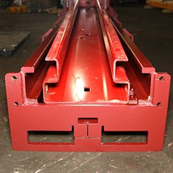 Higher quality lifts typically use heavy welded steel channels (lower) whereas less expensive lifts are made of lighter sheet metal (upper). Higher quality lifts typically use heavy welded steel channels (lower) whereas less expensive lifts are made of lighter sheet metal (upper).