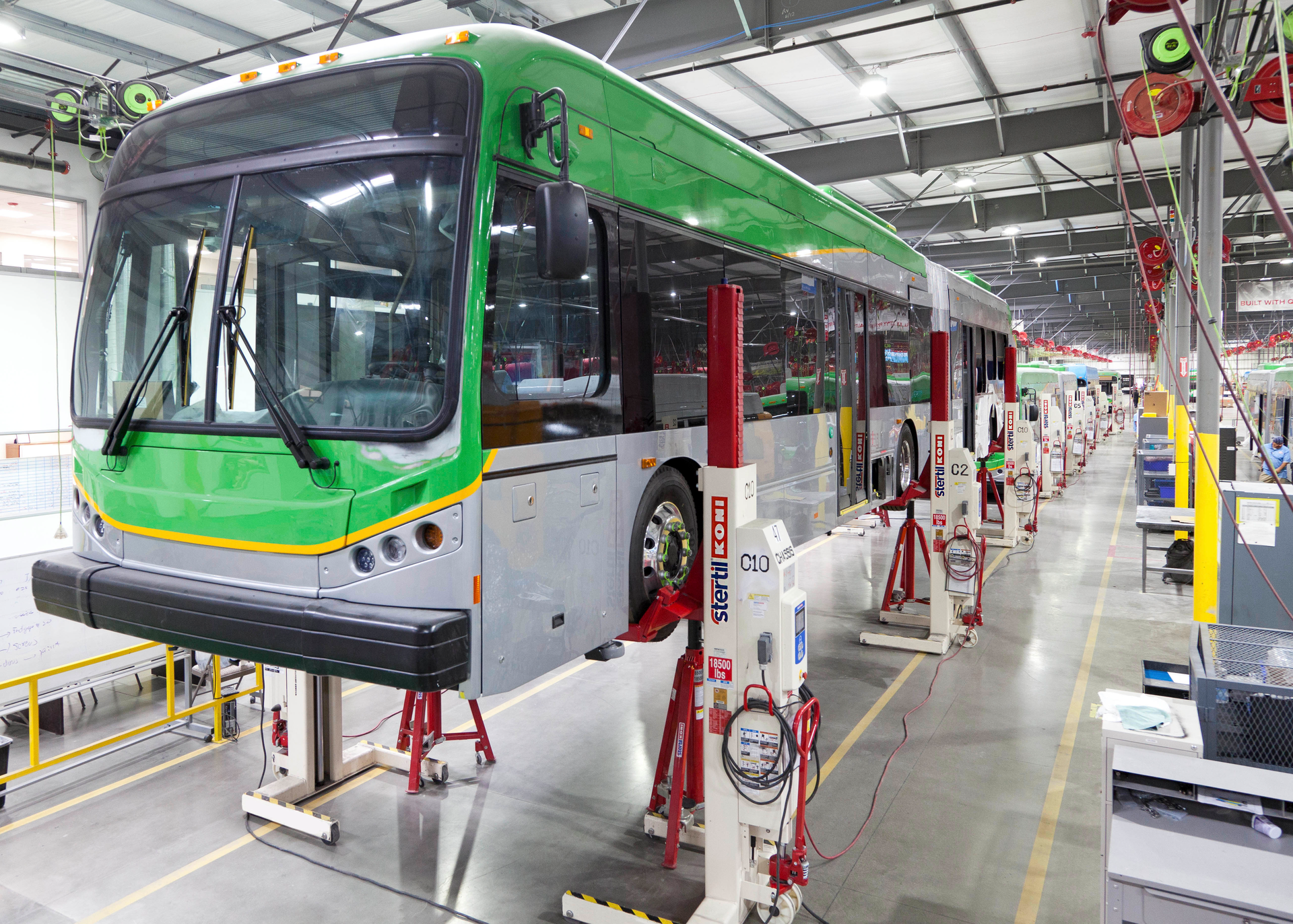 Stertil-Koni Mobile Column Lifts support the BYD manufacturing process.