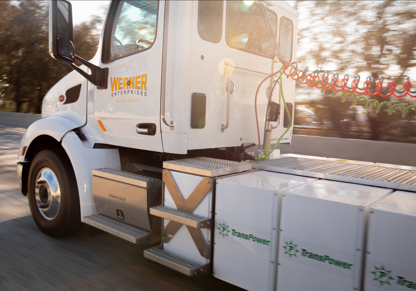 Werner Enterprises Selects Peterbilt Model 579ev For Pilot Program Vehicle Service Pros