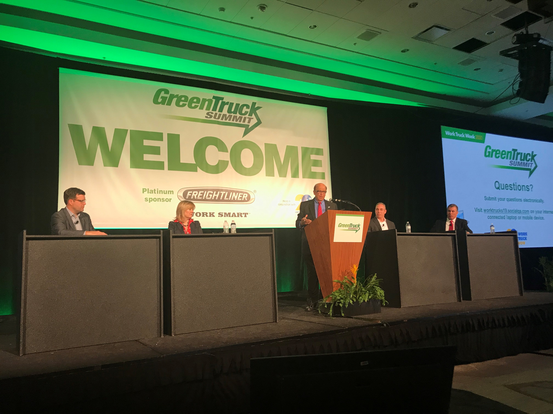 John Davis, senior executive producer and host of MotorWeek, led the panelist discussions held throughout Green Truck Summit.