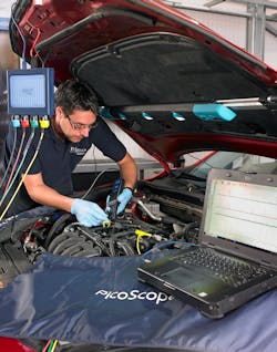 Oscilloscopes are complicated tools and can be frustrating for technicians to learn how to use. As their tool dealer, it’s essential to have the ability to explain how the oscilloscope works and provide sources technicians can use to learn more. Oscilloscopes are complicated tools and can be frustrating for technicians to learn how to use. As their tool dealer, it’s essential to have the ability to explain how the oscilloscope works and provide sources technicians can use to learn more.