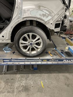 Figure 2 - Small amount of dust from vacuum sanding system Figure 2 - Small amount of dust from vacuum sanding system