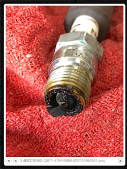 Figure 5 – Spark plug with short reach (wrong application) Figure 5 – Spark plug with short reach (wrong application)