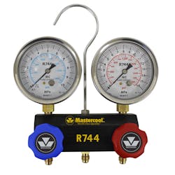 The high-side gauge for an R-744 A/C system reads up to 2400 psi. Normally pressures won’t be at this level but 1400+ psi would be not uncommon as a high-side reading in summer weather. The high-side gauge for an R-744 A/C system reads up to 2400 psi. Normally pressures won’t be at this level but 1400+ psi would be not uncommon as a high-side reading in summer weather.