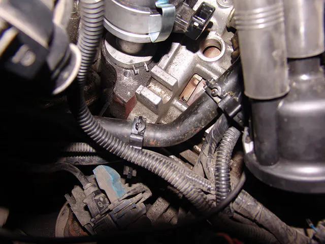 Figure 3 - Photo of the TDC mark on the flywheel & the distributor not in the correct position.