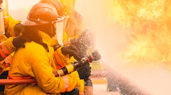 Large fire breaks out at Phoenix auto repair shop