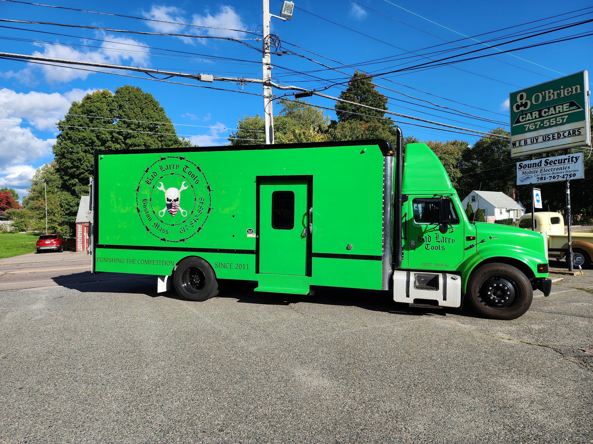 Independent mobile tool dealer, Justin McCarthy, has been running his business Bad Larry Tools since 2011.