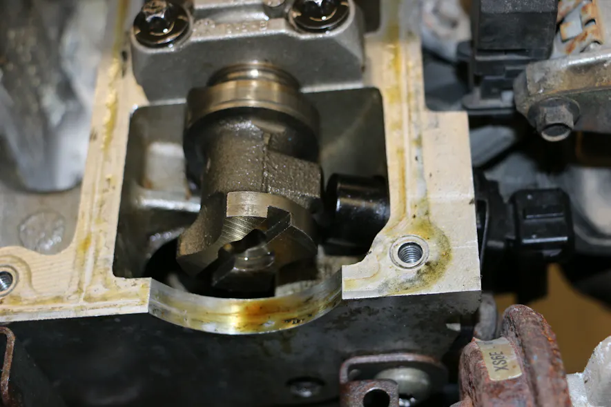 Figure 1- This two-wire, variable reluctance sensor generates an analog voltage output to locate the intake camshaft position on a 2.0L Ford Zetec engine.