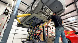 The EV4000SL has a 4,000 lb capacity and the capability to evaluate to more than 6’ in less than 20 seconds.