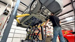 The EV4000SL has a 4,000 lb capacity and the capability to evaluate to more than 6’ in less than 20 seconds. The EV4000SL has a 4,000 lb capacity and the capability to evaluate to more than 6’ in less than 20 seconds.