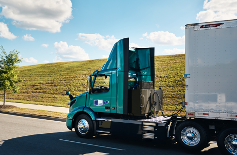 Volvo Trucks North America customer Utah PaperBox is the first company in Utah to deploy a zero-tailpipe emission Volvo VNR Electric truck.