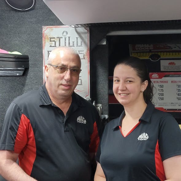 Ed and Maria are a unique team in that they&apos;re both full-time on the truck. With them both present it allows them to better cater to all their customers&apos; needs.
