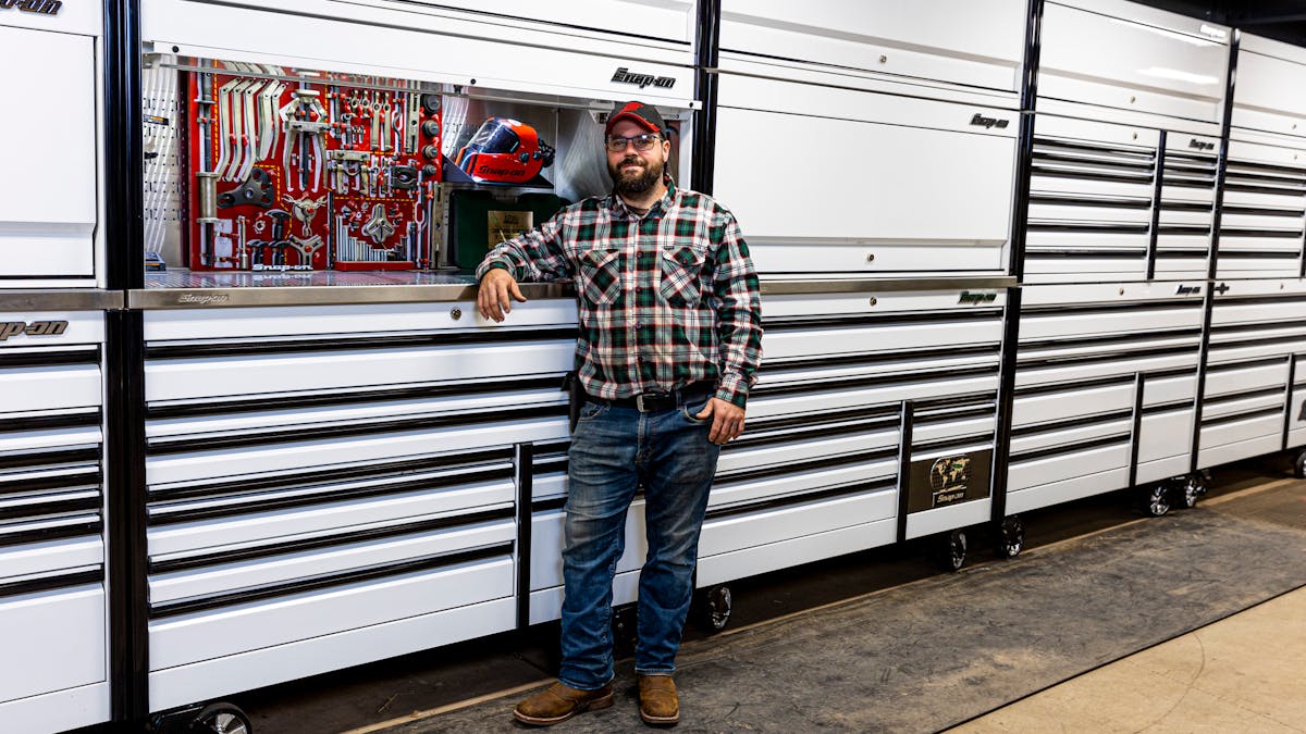 Snap on online wall tool box