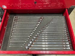 Figure 2 — Snap-on wrench set Figure 2 — Snap-on wrench set