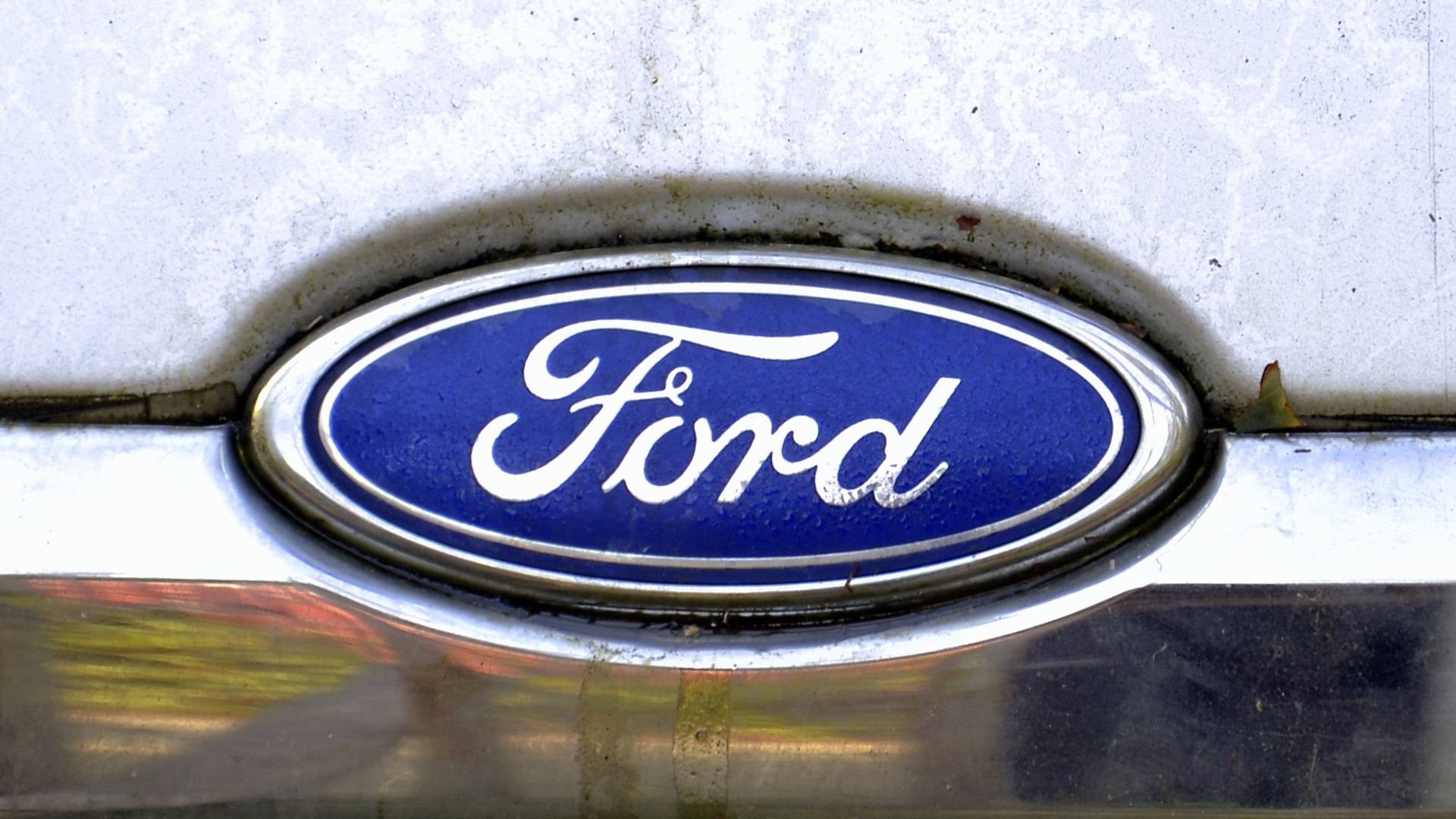 Nearly 45,000 Ford Super Duty trucks came with wrong lug wrench