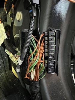 Figure 2 — Mercedes-Benz CAN junction points 2015 MY Figure 2 — Mercedes-Benz CAN junction points 2015 MY