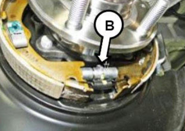 Adjusting Kia electronic parking brake | Vehicle Service Pros