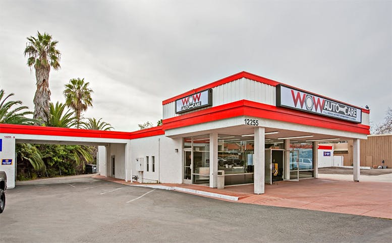 65b80018e14373001e382900 Thewowfactorthiscaliforniashopemphasizescommunityrelations