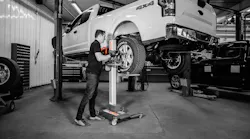 power-lifter-lifts-suvs-and-pickup-truck-wheels