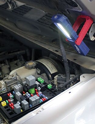 65b80f7b563386001e7a18da Cloreadds300lumenworklighttolightncarryline